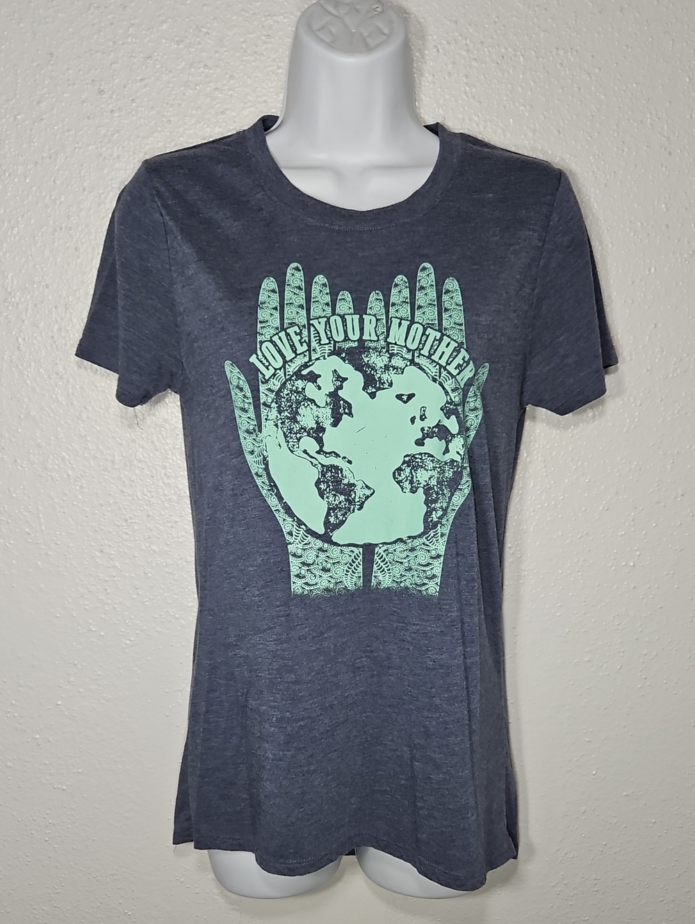 Modern Lux Navy with Mint Love Your Mother Earth Graphic Print Tee S